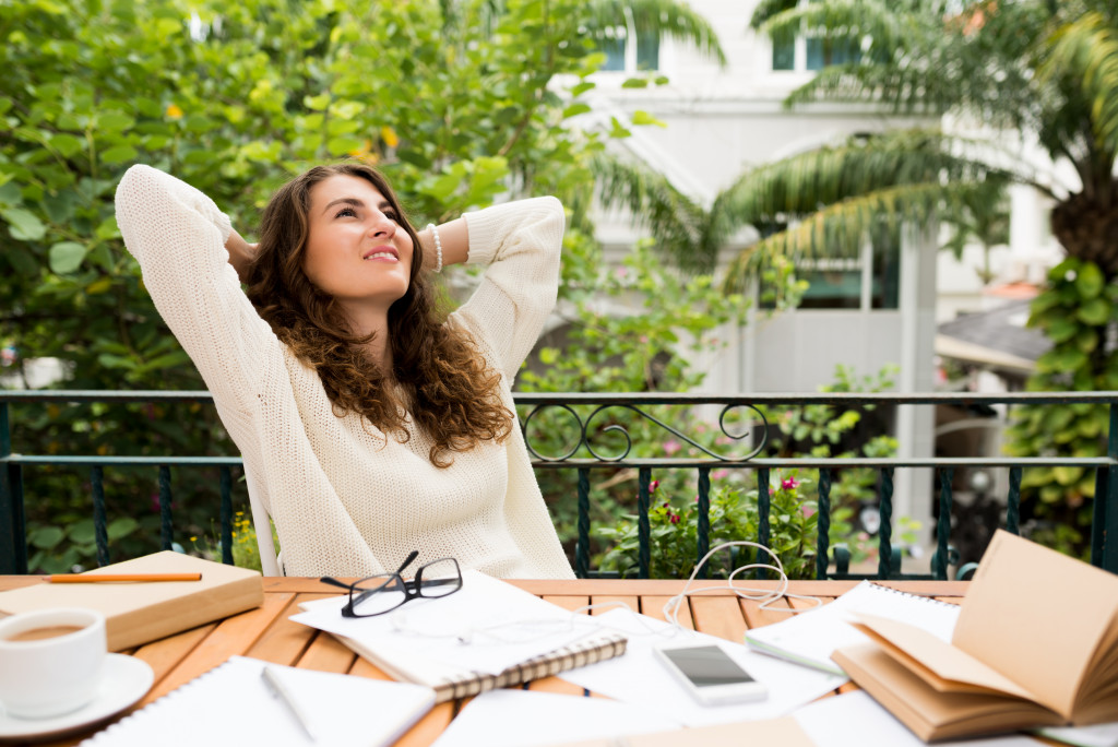 girl working